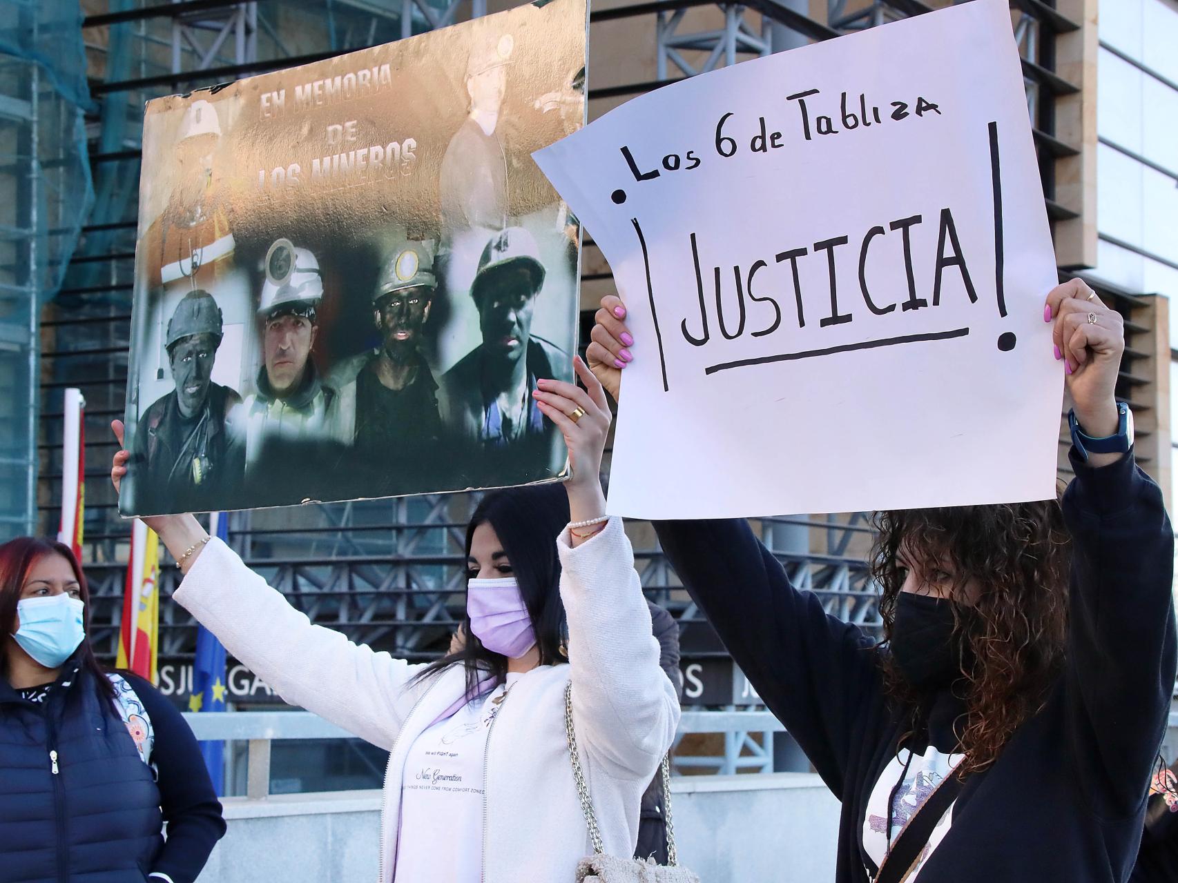 Imagen de la primera sesión del juicio por la muerte de seis mineros de la Hullera Vasco Leonesa en 2021.