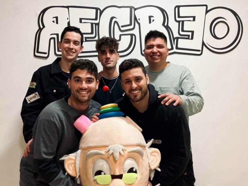 Los cinco miembros de Recreo