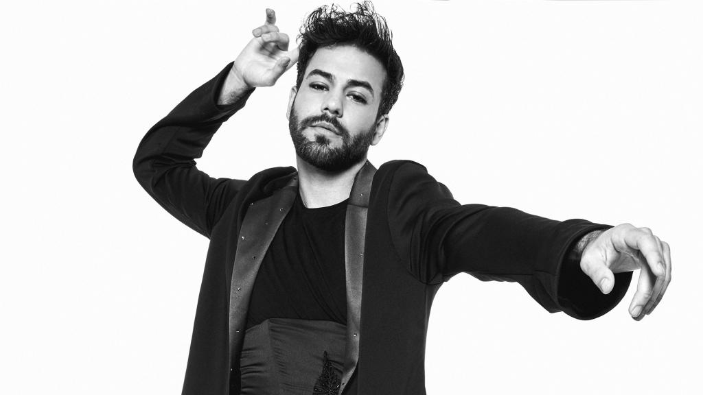 Agoney.