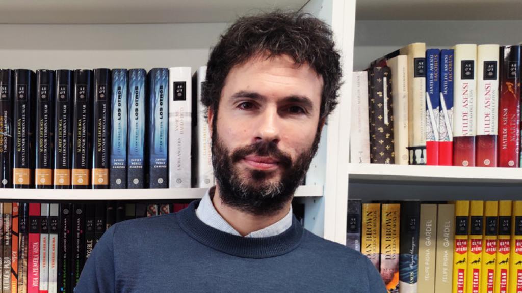 El periodista Luis García-Rey, en una foto facilitada por Espasa con su primera novela.