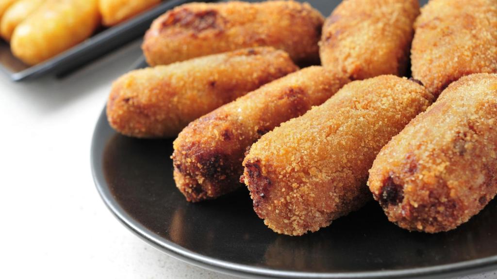 Las croquetas de jamón son las favoritas de los españoles.