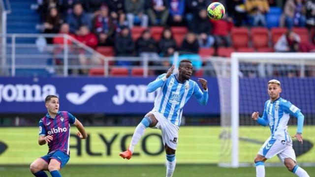 Lago Junior durante el Eibar vs. Málaga CF