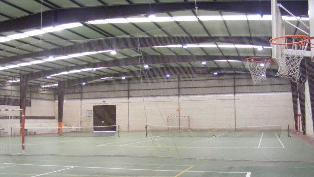 El pabellón municipal de Cangas instalará calderas de biomasa con las ayudas de la Diputación.