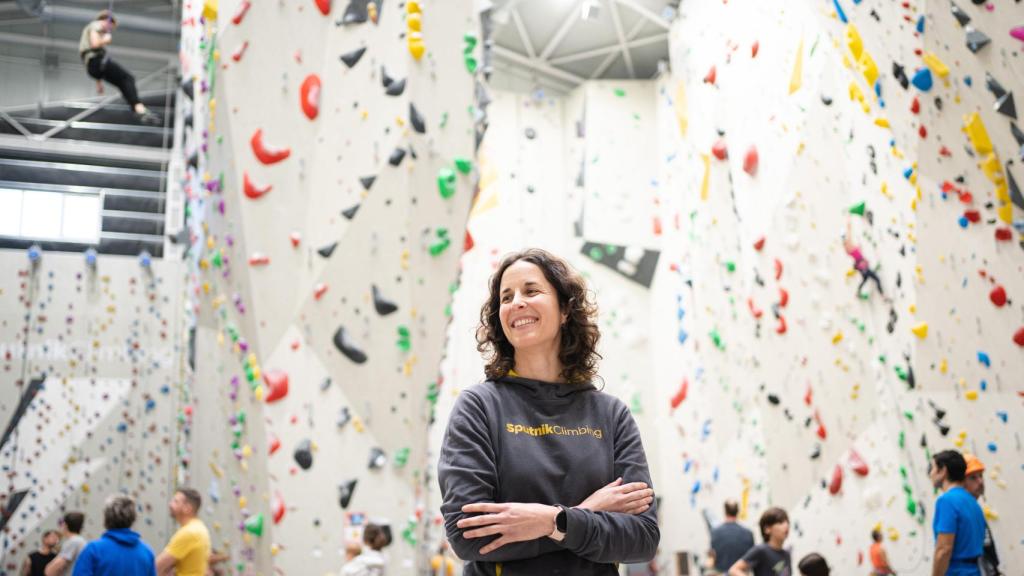 Eva Yuste en la zona de vías de Sputnik Climbing de Las Rozas.