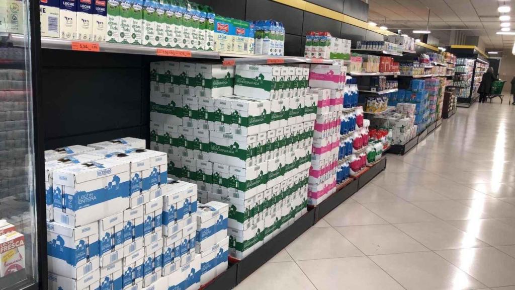 Leche en un supermercado.