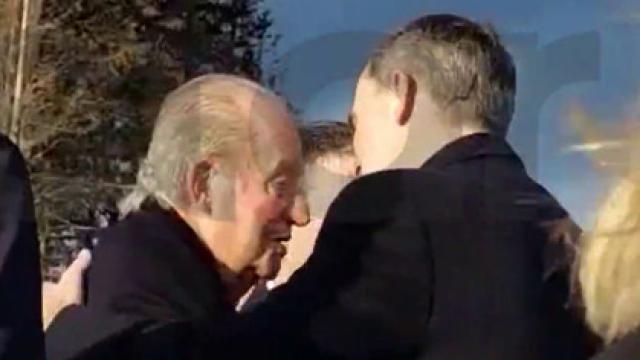 El rey Juan Carlos y Felipe VI en Atenas.