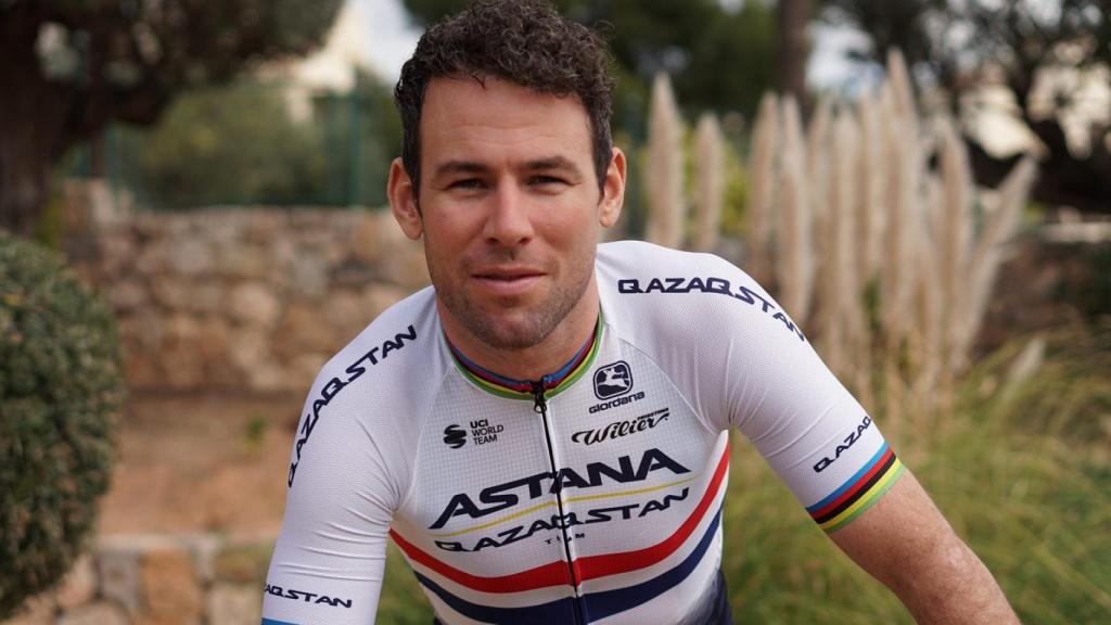 Mark Cavendish luce los colores del equipo Astana