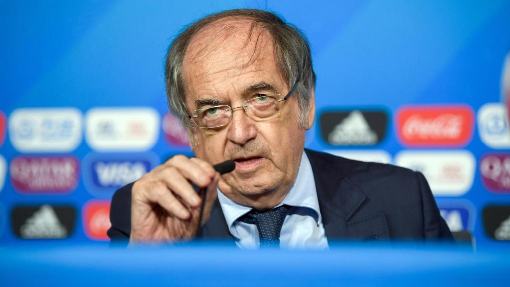 Noël Le Graët durante una rueda de prensa