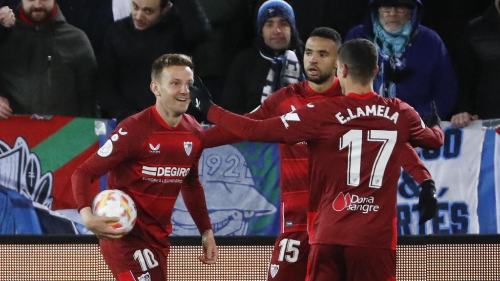 Rakitic celebra su gol ante el Alavés en la Copa del Rey.