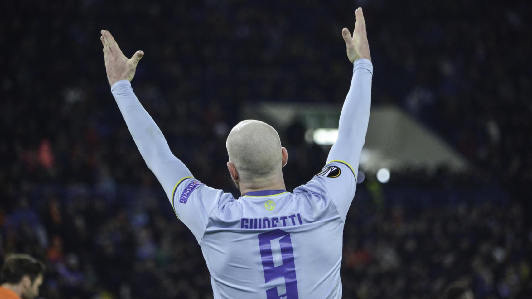 Johan Guidetti en un partido con el Celta.