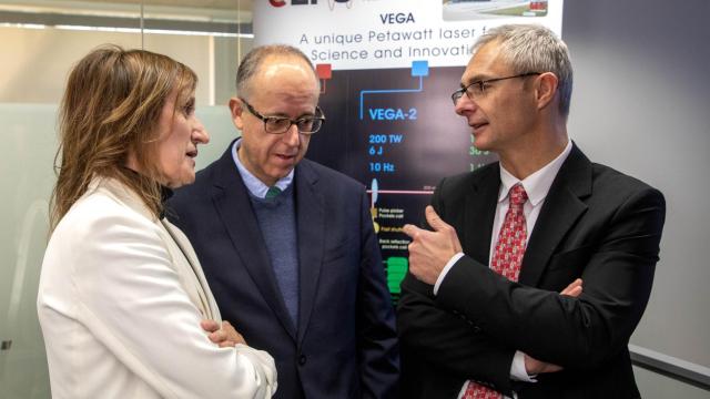 Presentación de un nuevo proyecto en el Centro de Láseres Pulsados de Salamanca con la presencia de Rocío Lucas y Ricardo Rivero