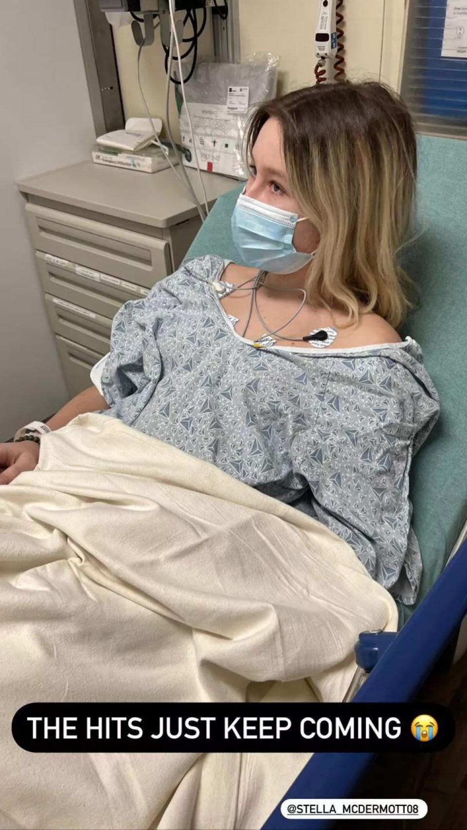 Imagen de Stella McDermott compartida por su madre, Tori Spelling, en sus redes sociales.