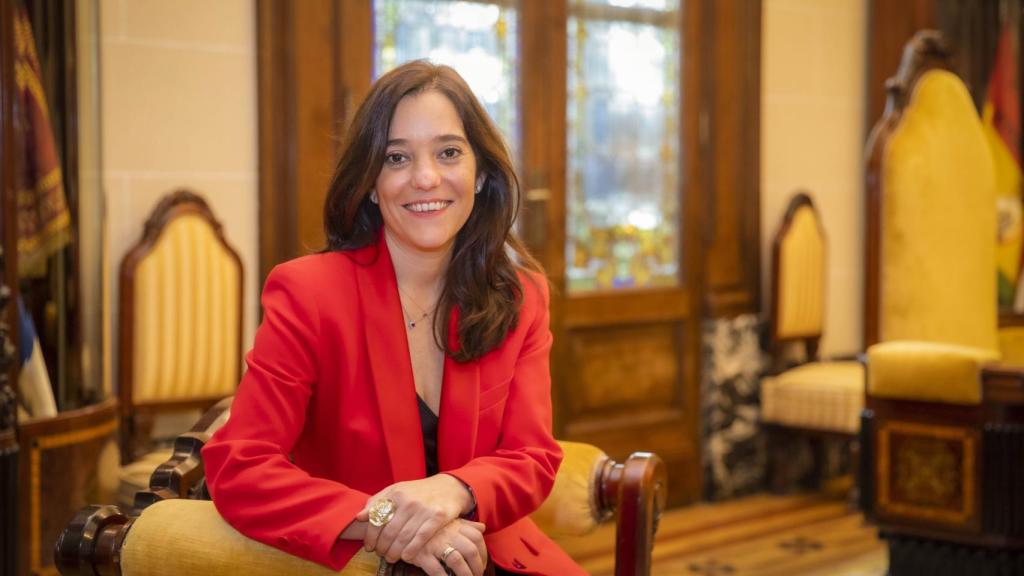 Inés Rey, alcaldesa de A Coruña, en su despacho