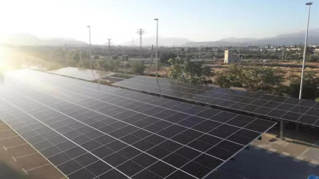 La Comunidad de Madrid construirá 12 plantas fotovoltaicas en el Canal.