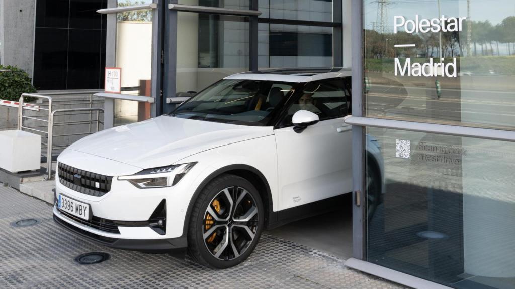 Polestar ya tiene a la venta el Polestar 2.