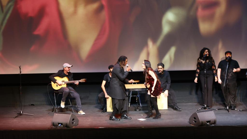 Una imagen de Yotuel y Beatriz Luengo en la presentación.