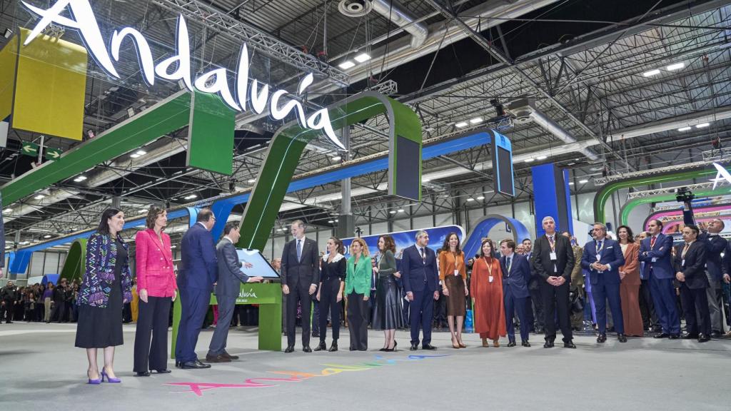 El rey, en el pabellón de Andalucía de FITUR.