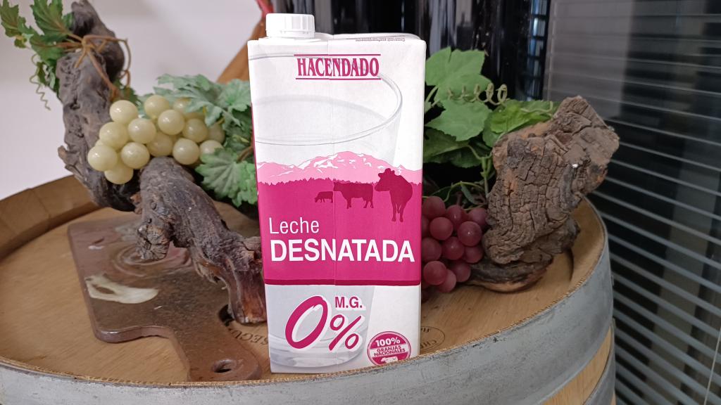 El brick de leche desnatada de Hacendado, la marca blanca de Mercadona.