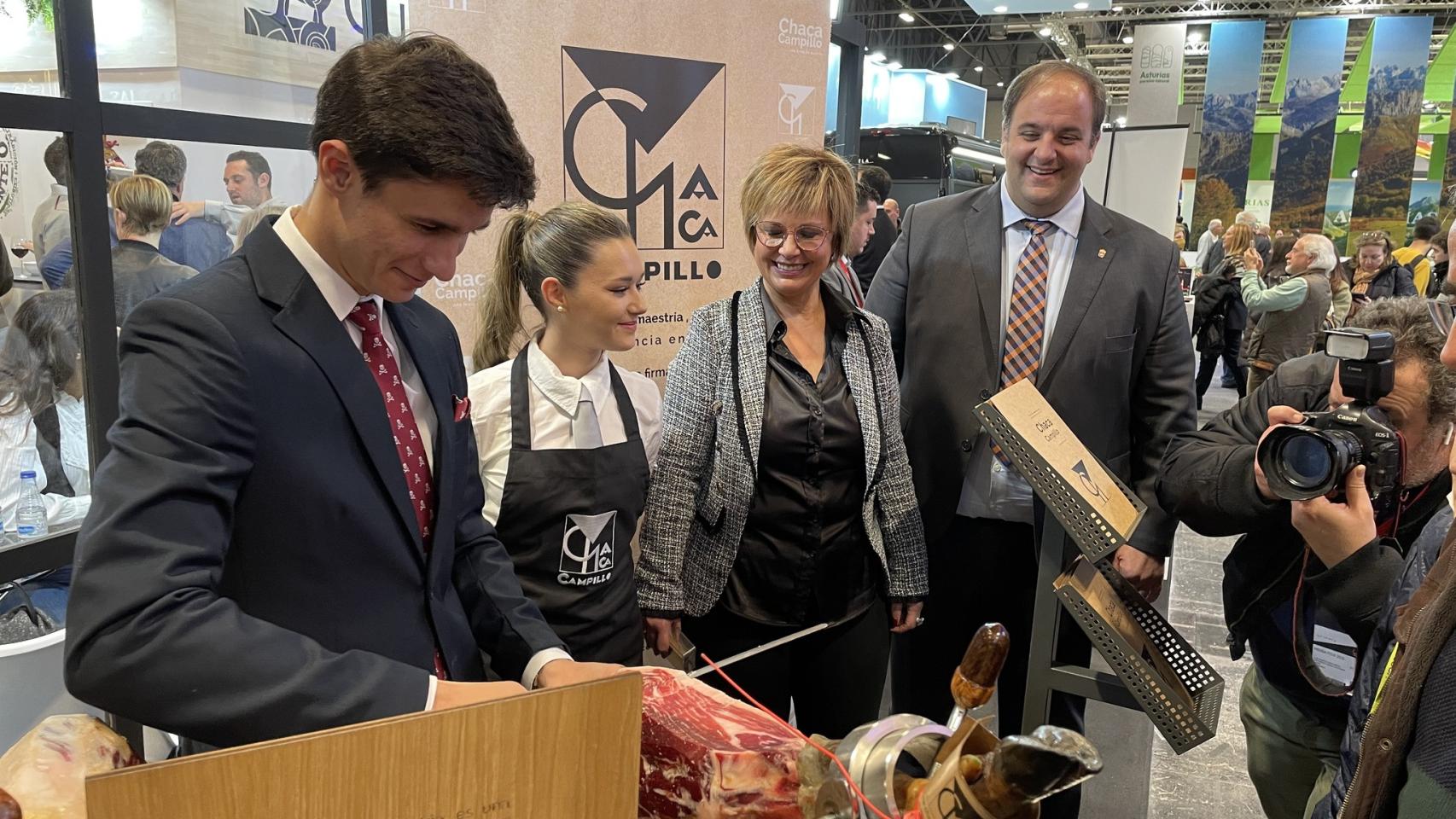 Ambiente en el estand de Guijuelo en FITUR 2023