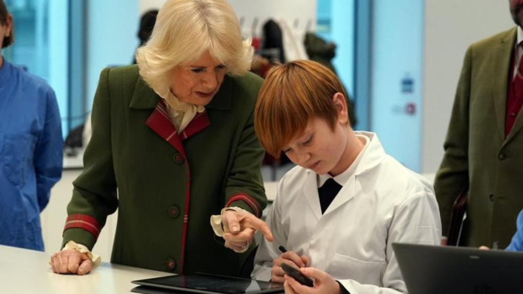 Camilla Parker durante su visita a la universidad de Aberdeen.