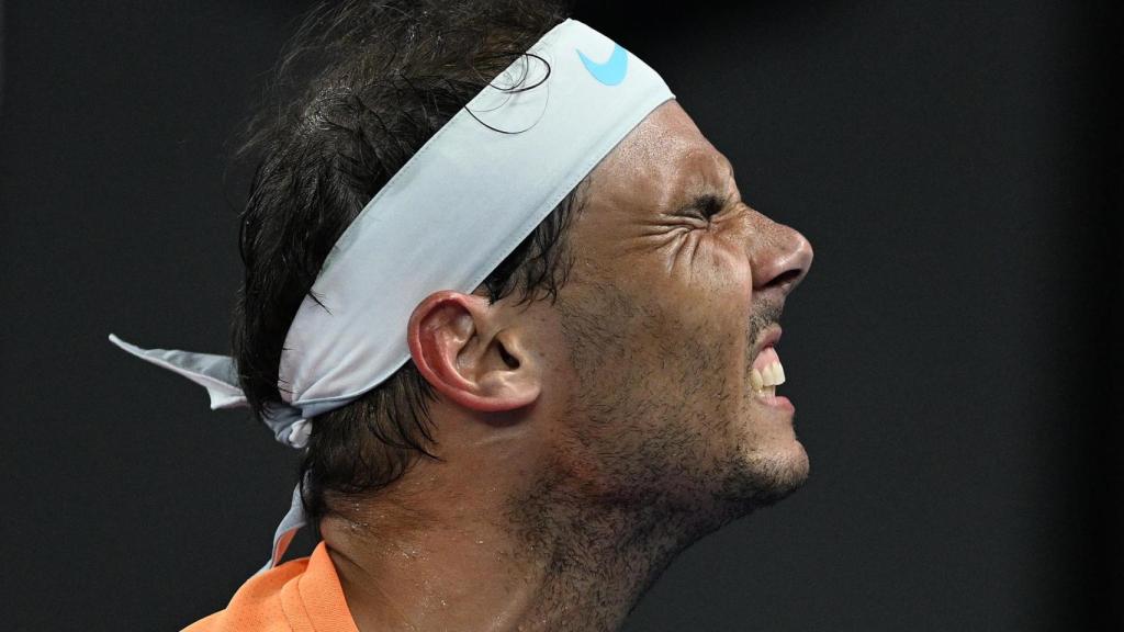 Nadal, con gesto de dolor en su partido ante Mackenzie Mcdonald.