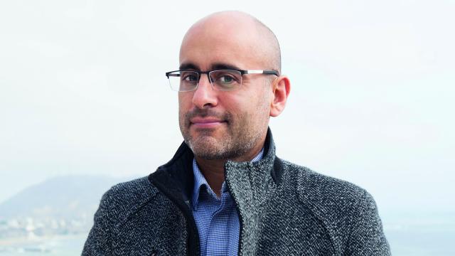 El escritor peruano Gustavo Rodríguez. Foto: Jorge Sarmiento