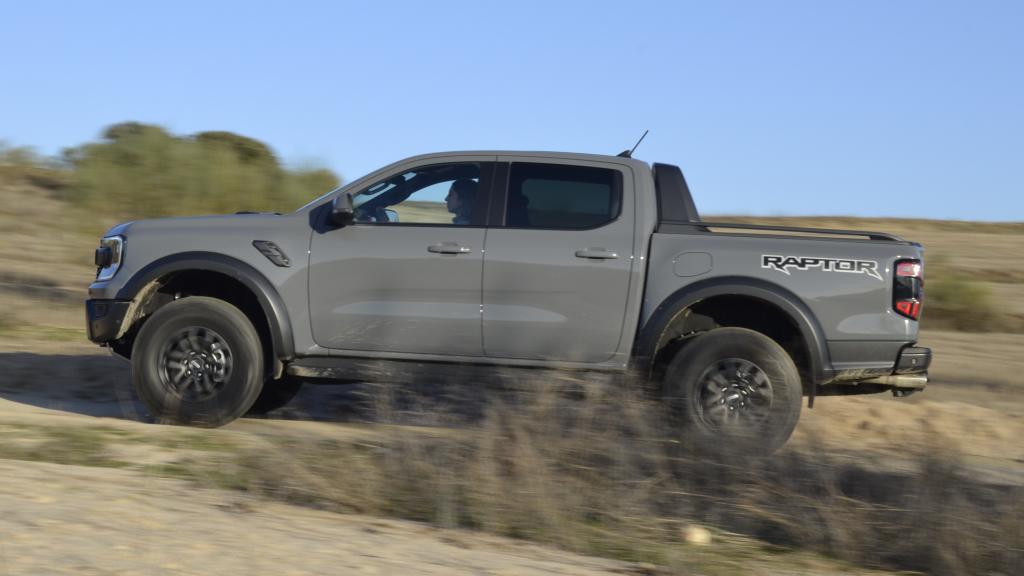 El Ford Ranger Raptor mide 5,36 metros de largo.