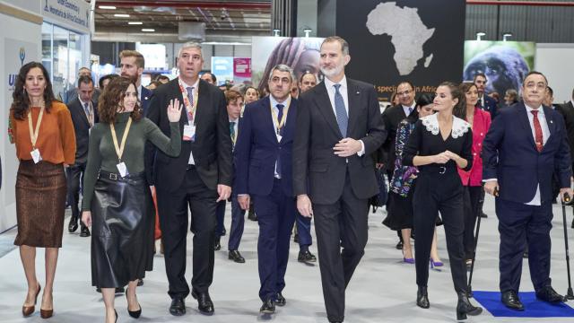 Isabel Díaz Ayuso y el rey, durante la inauguración de FITUR.