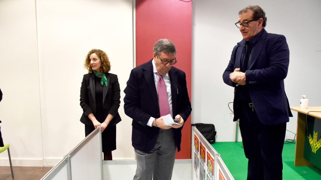 Juan Francisco Jiménez saca las papeletas premiadas