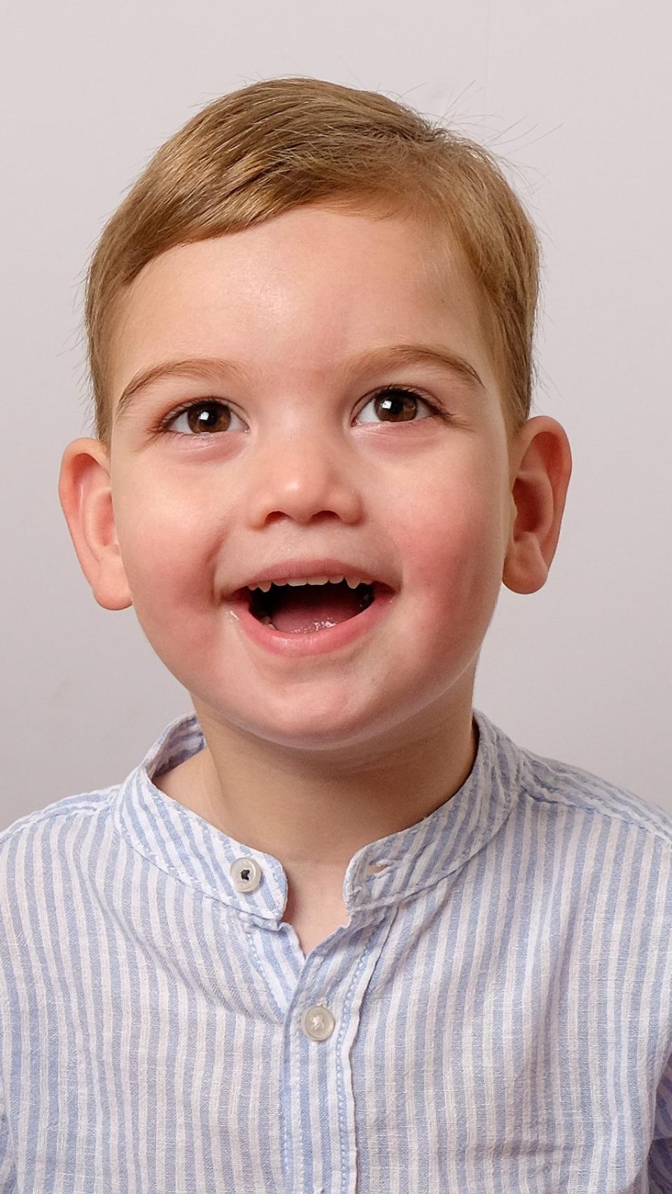 El pequeño Alberto afectado por una enfermedad neurodegenerativa.