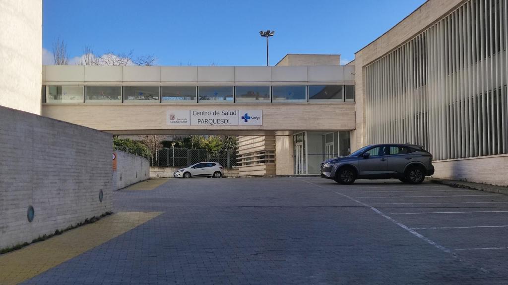 Entrada para vehículos en el CS Parquesol