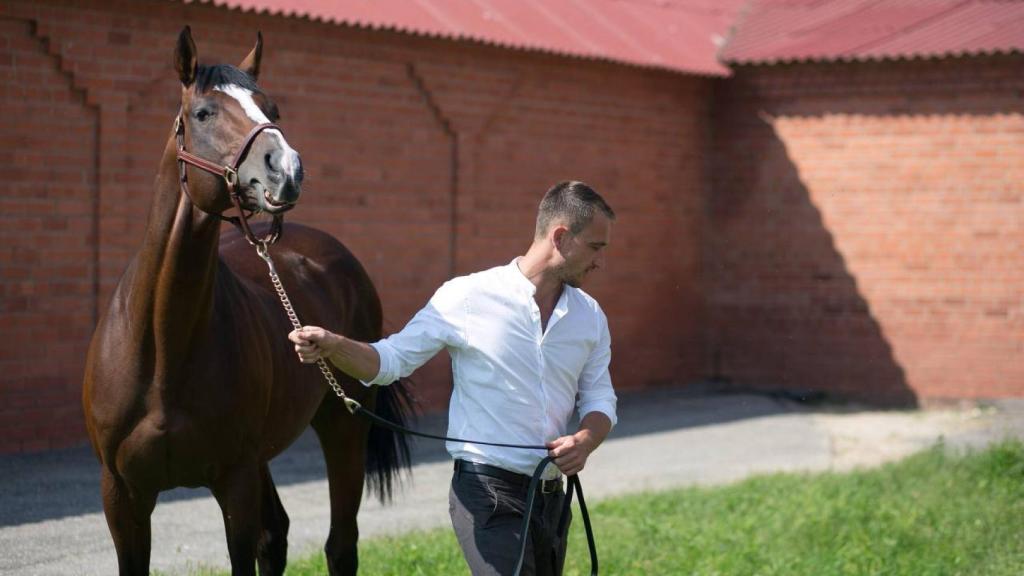 Pavel Filátiev trabajó una década como entrenador de caballos.