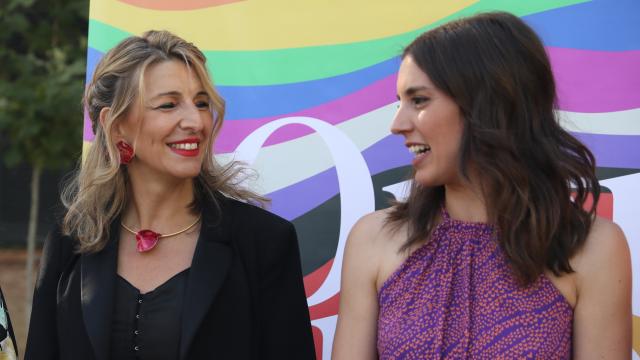 La vicepresidenta segunda del Gobierno y ministra de Trabajo, Yolanda Díaz, y la ministra de Igualdad, Irene Montero, en un acto en Madrid.