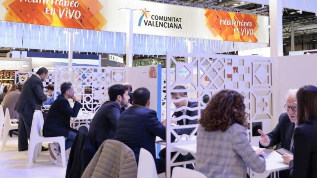 Zona de negocios en el expositor de la Comunidad Valenciana en Fitur 2023.