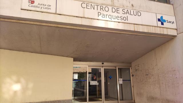 Entrada principal al Centro de Salud de Parquesol