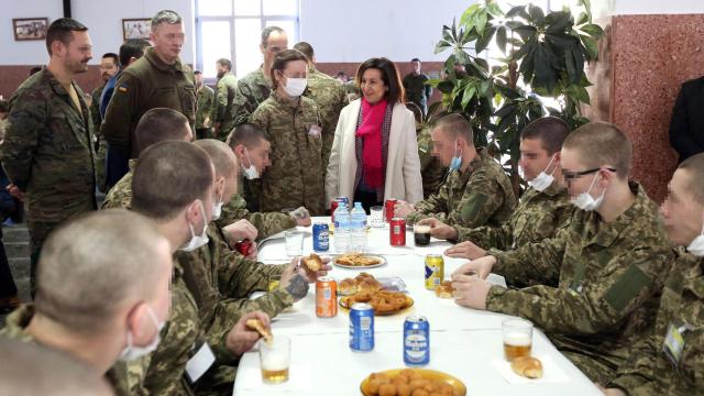 Margarita Robles visita la Academia de Infantería de Toledo. Foto: Óscar Huertas.