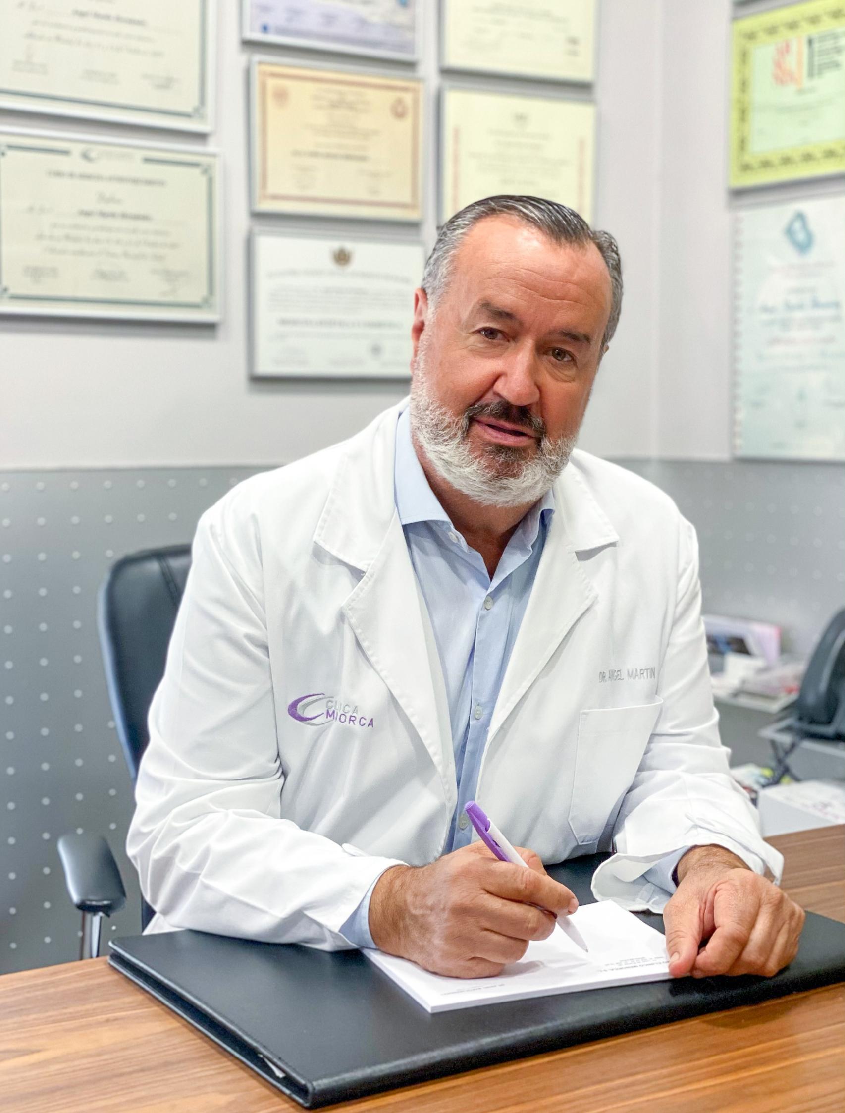 Dr. Ángel Martín, director de la Clínica Menorca