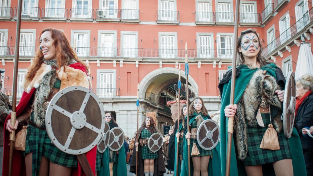Guerreras castreñas en la Plaza Mayor.
