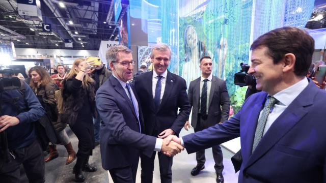 Alfonso Fernández Mañueco y Alberto Núñez Feijóo en Fitur 2023