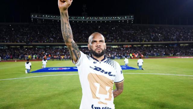 Dani Alves, con Pumas