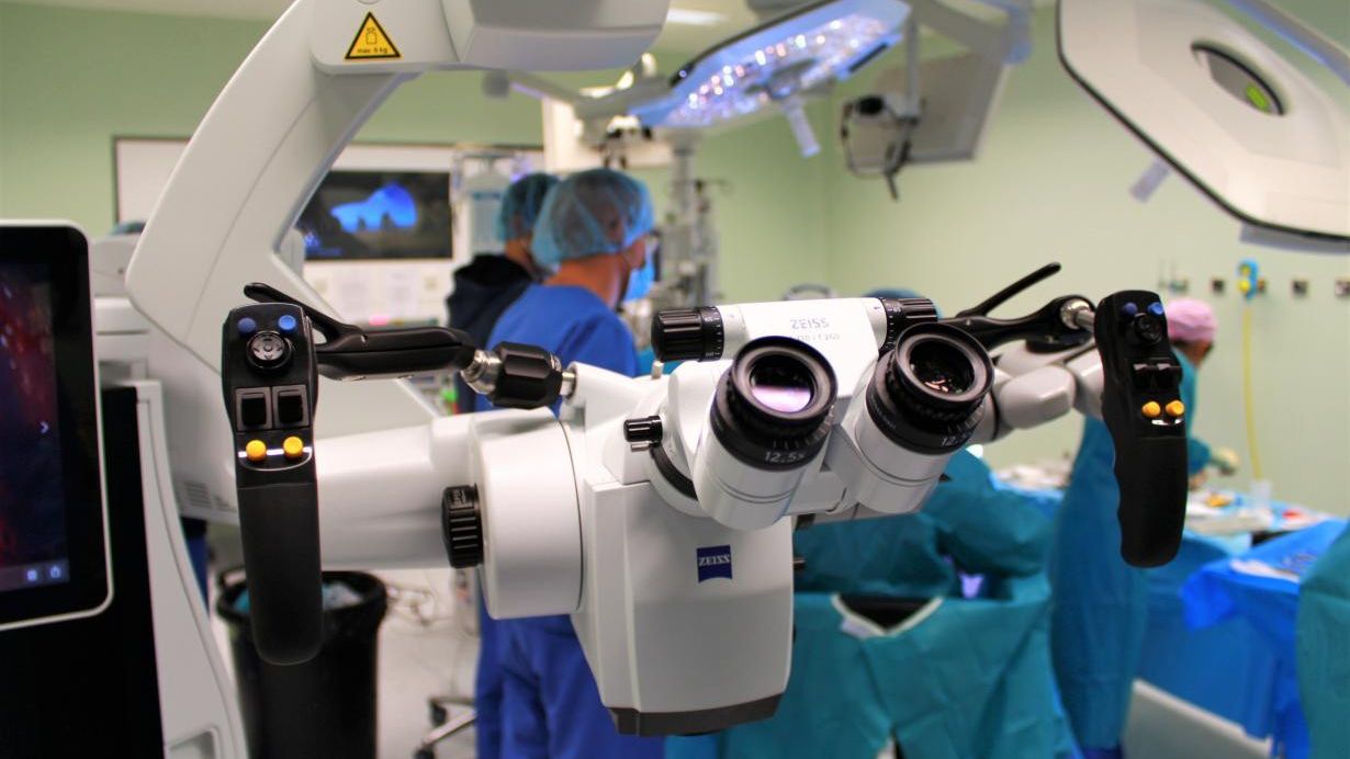 Nuevo microscopio quirúrgico de última generación al servicio de Neurocirugía del Hospital de Toledo