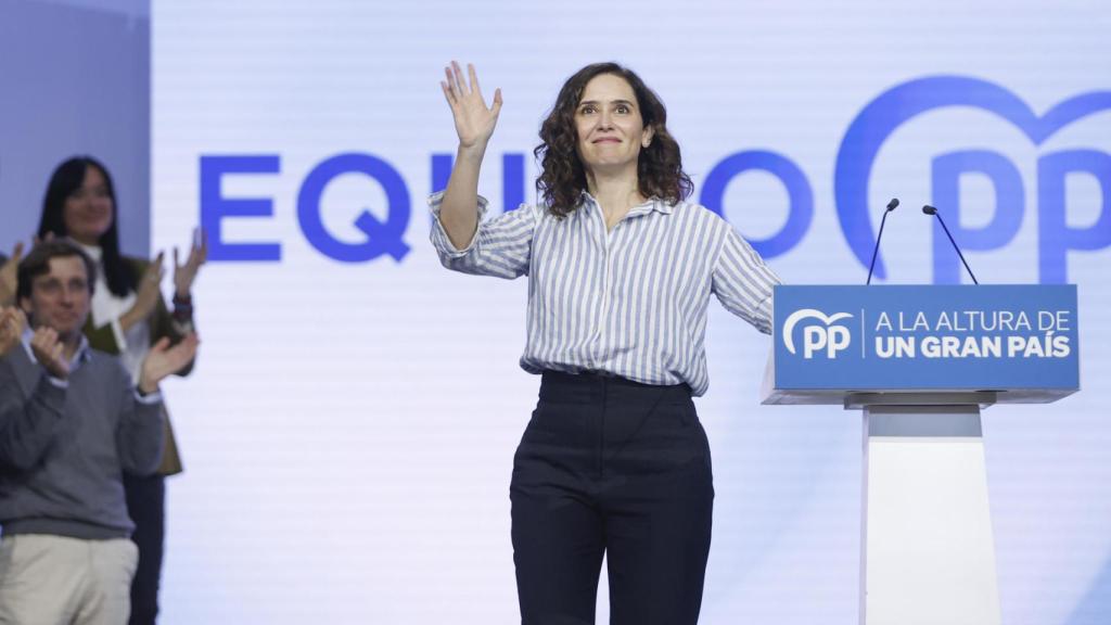 La presidenta autonómica Isabel Díaz Ayuso, este domingo en el teatro EDP de la Gran Vía.
