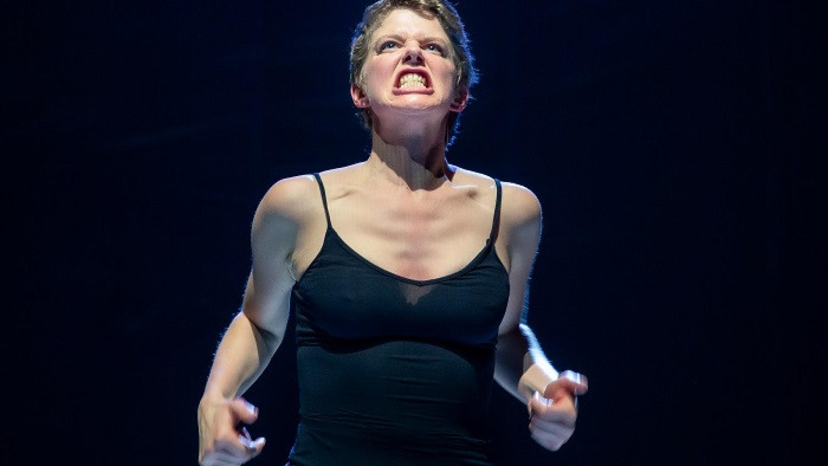 La actriz belga Maakie Neuville es Madame Bovary. Foto: Danny Willems