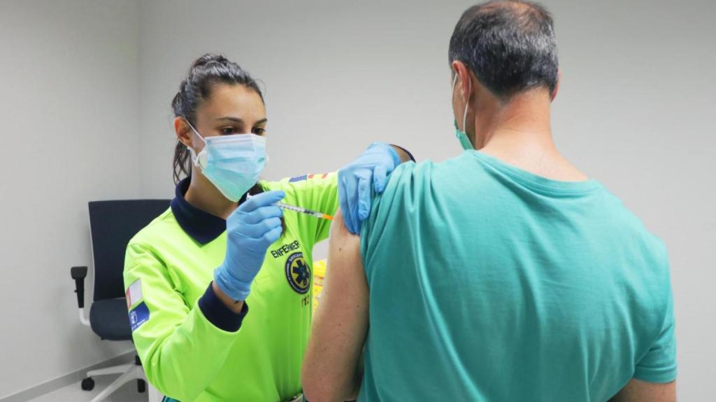 Castilla-La Mancha comienza este lunes la vacunación sin cita previa de Covid y gripe para la población mayor de 18 años