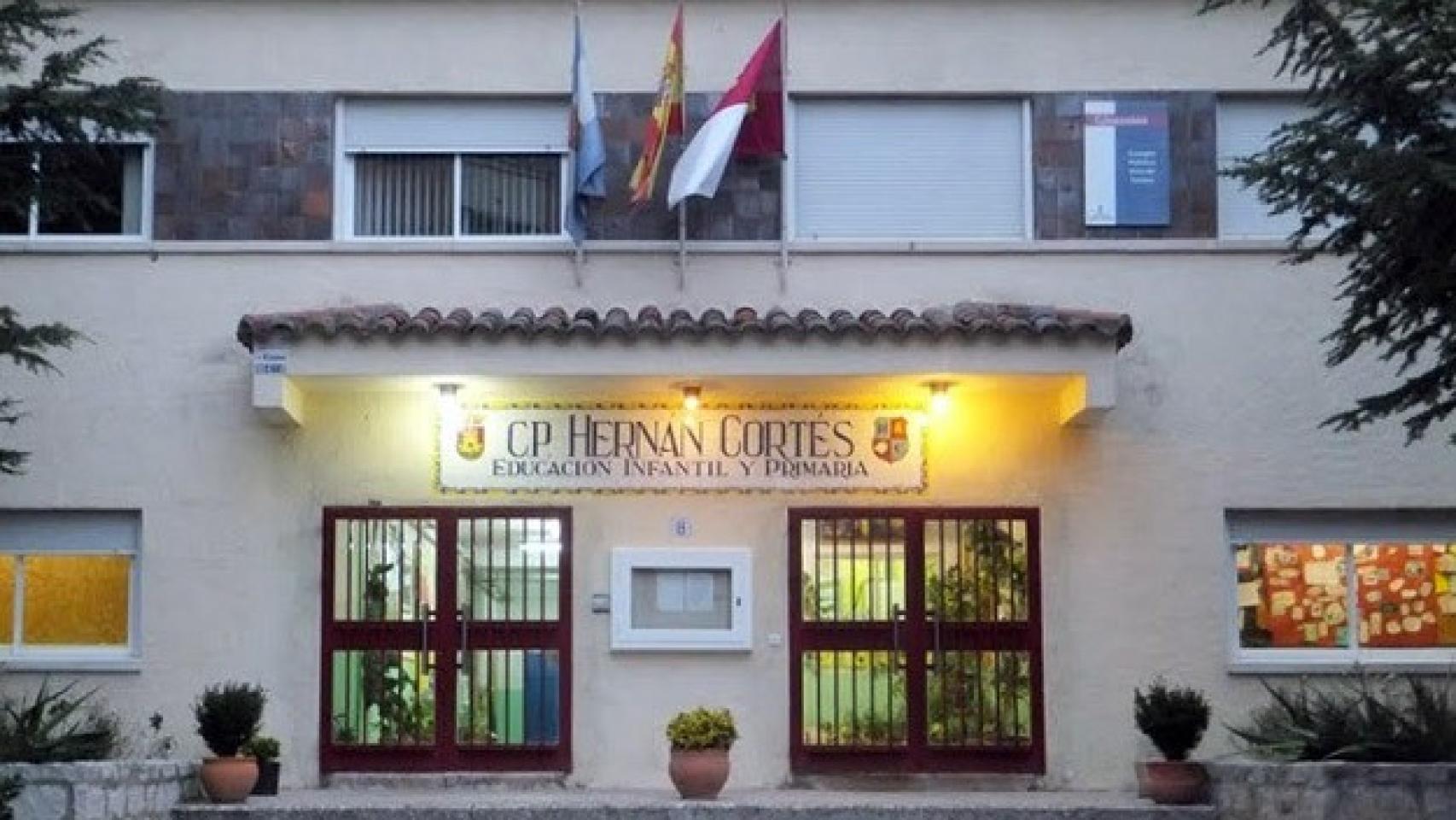 Entrada al CEIP Hernán Cortés de Talavera de la Reina.