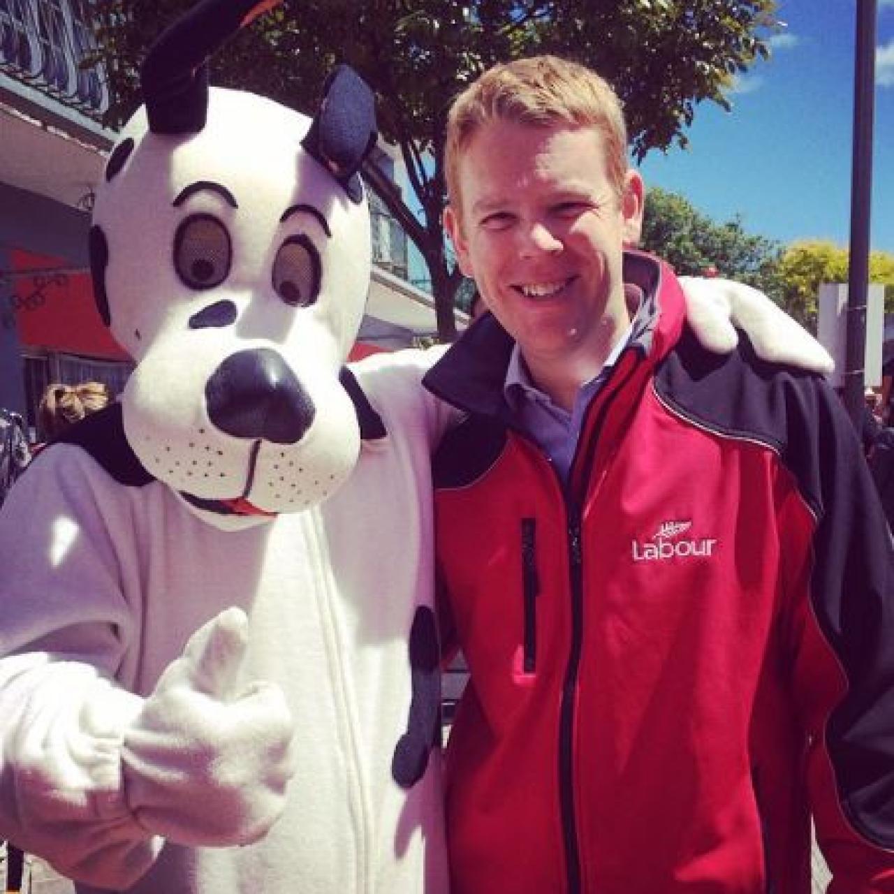 Hipkins con Snoopy.