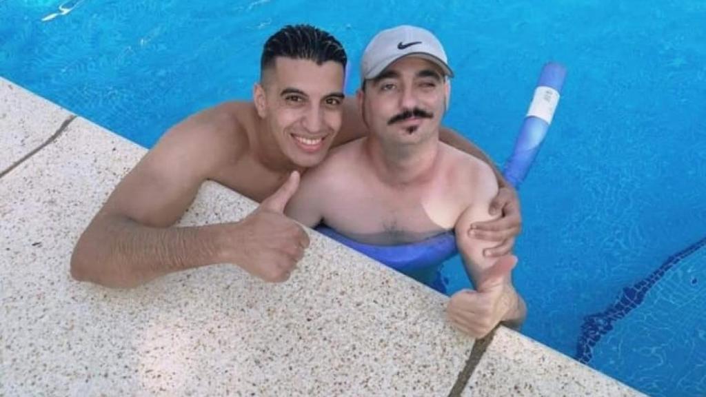 Francisco Javier en una sesión de piscina en el Centro de Día Juan Cerezo de El Palmar.