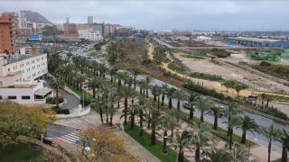 Playa de vías junto a Casa Mediterráneo en el barrio de Benalúa Sur de Alicante.