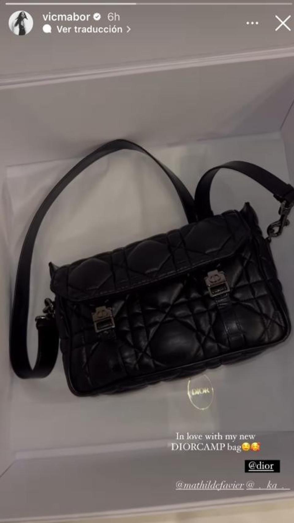 Victoria Federica ha mostrado los detalles de su nuevo bolso en sus 'stories'.