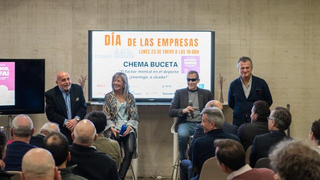 Chema Buceta (izq.) , junto a Icíar Eraña, José Luis Llorente y Koki Martí.